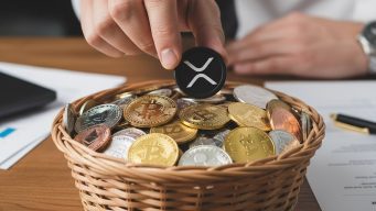 ارز ریپل بخریم یا نه؟ بررسی سناریوهای آینده و ارزش سرمایه‌گذاری XRP